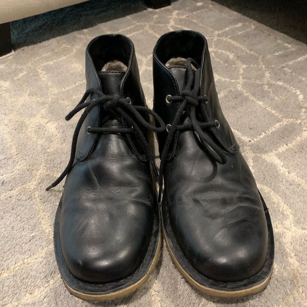 UGG men’s chukka boot - 8.5